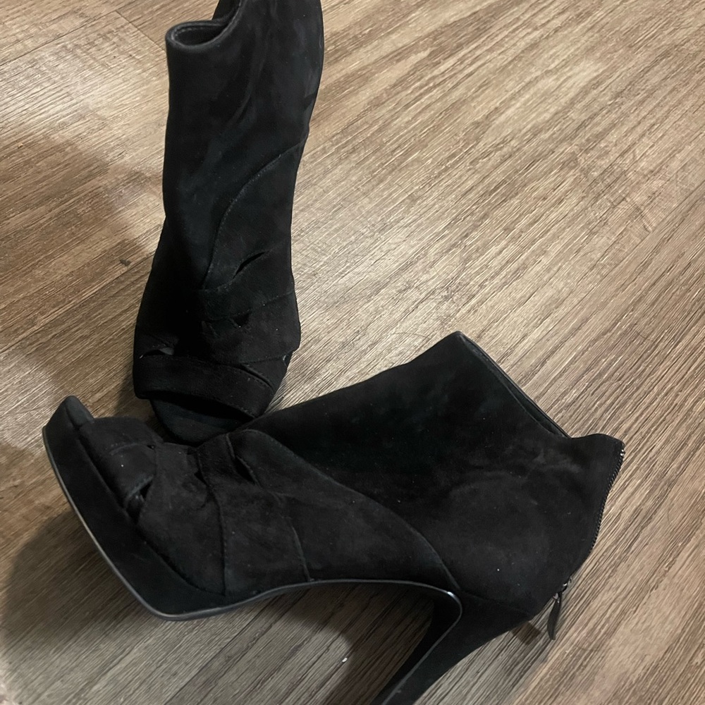 Suede boots